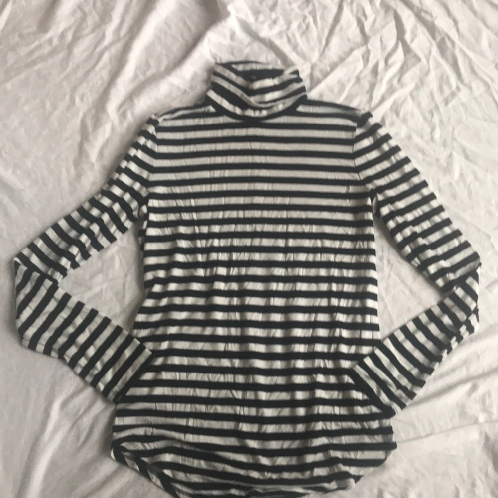 Lightweight knit turtleneck